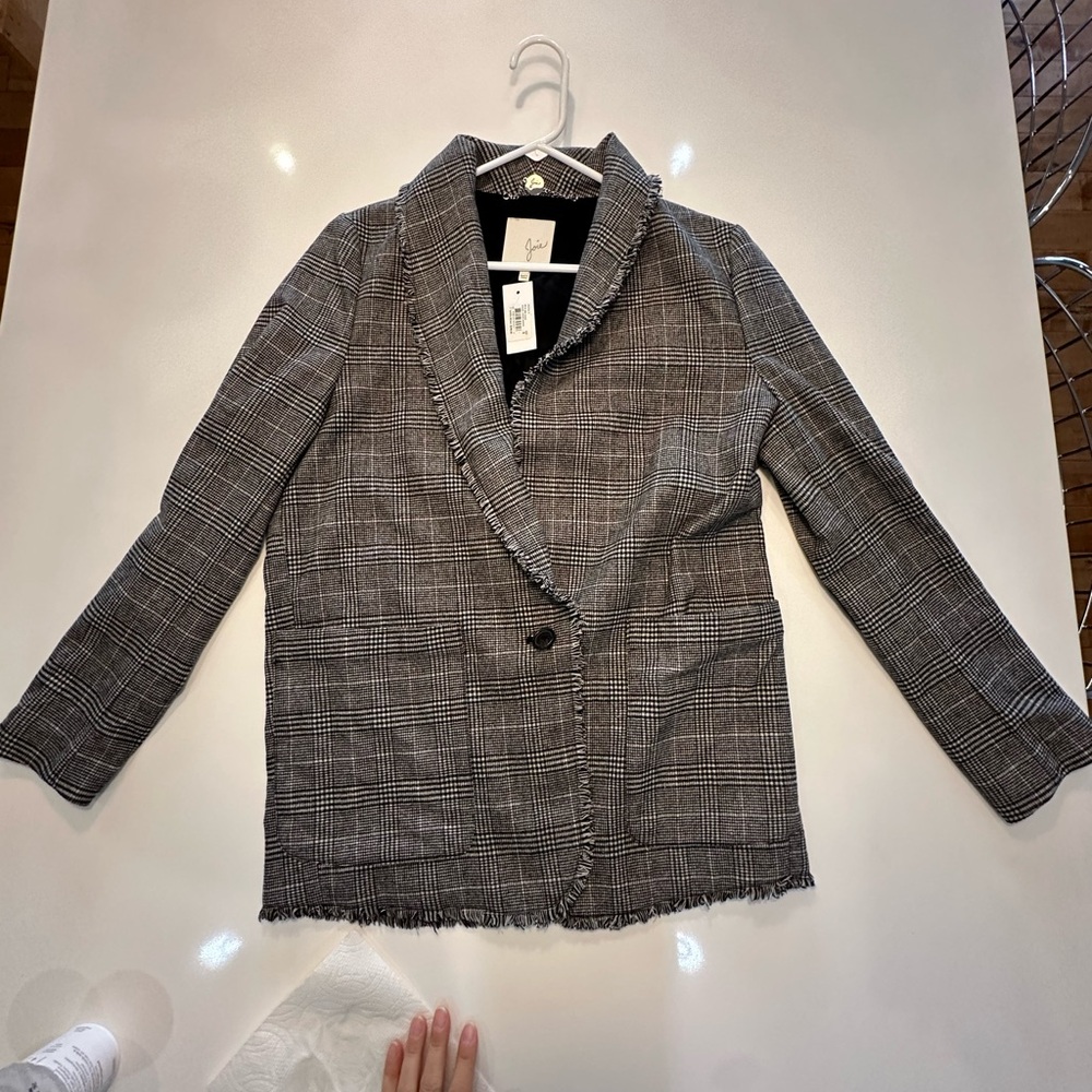 Gray Plaid Women's Blazer brand new  with tags